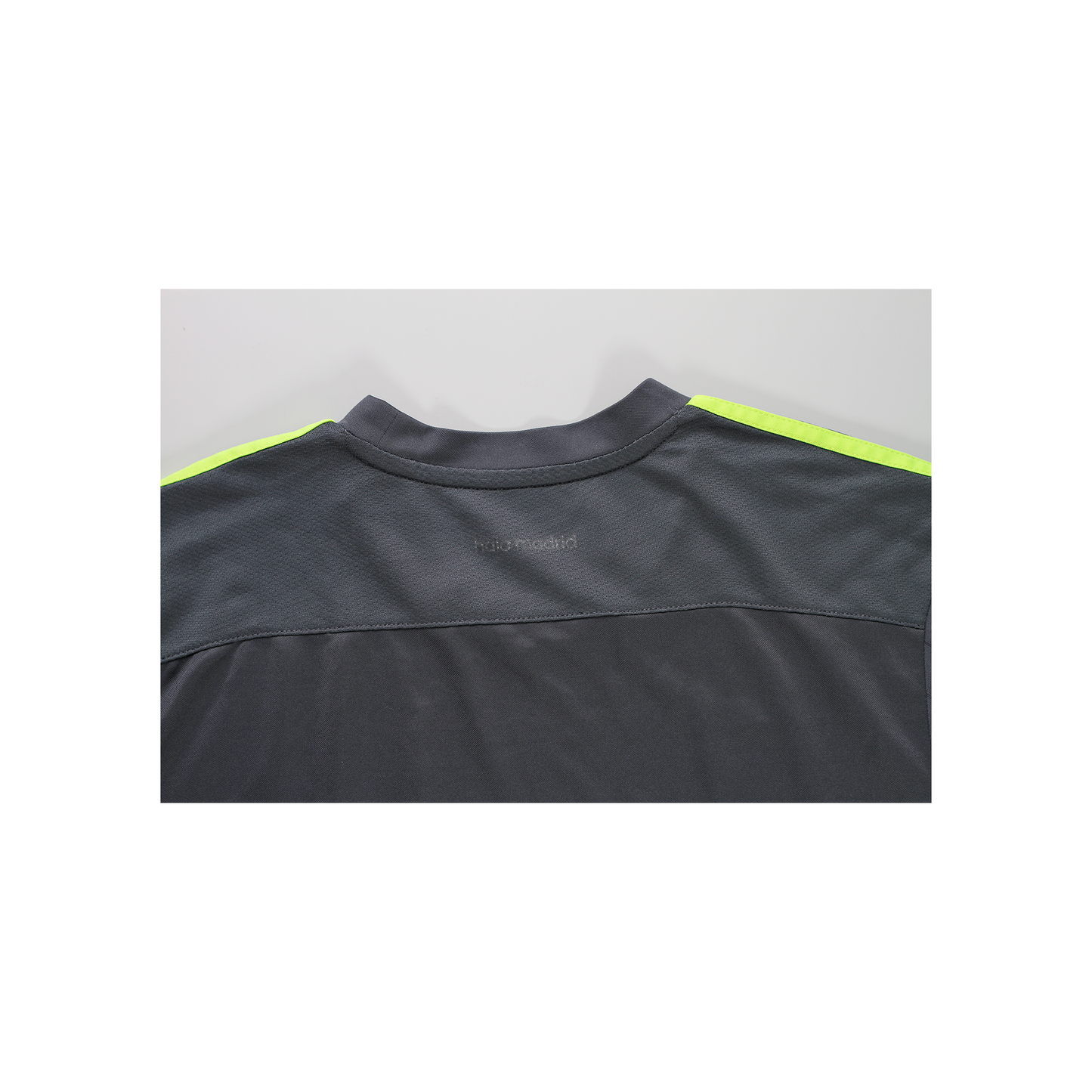 Real Madrid 2015/16 Training shirt - M